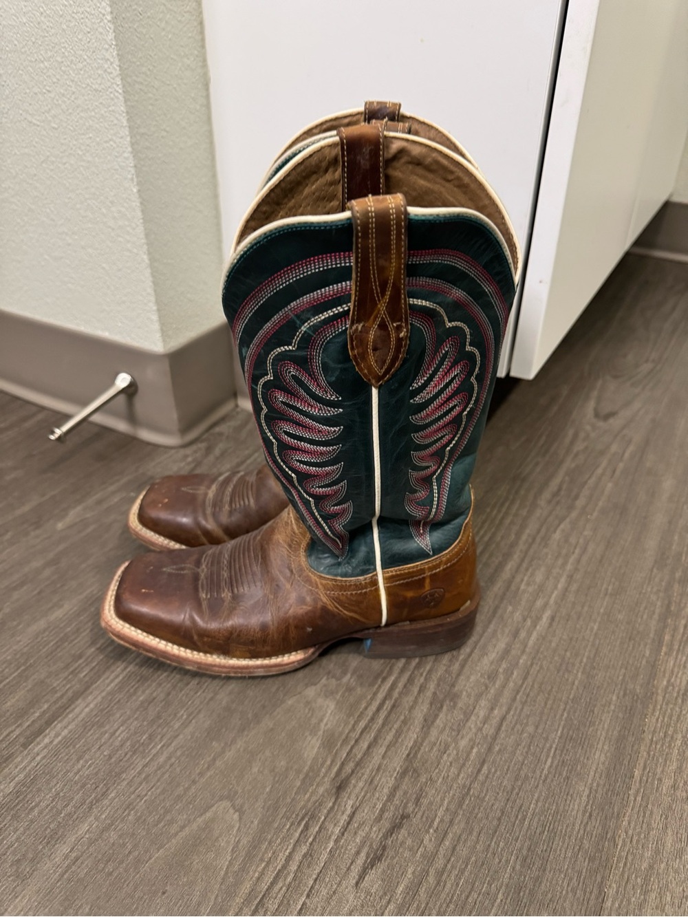 Ariat Brown Leather & Teal Stitch Boots - Picture 3 of 5